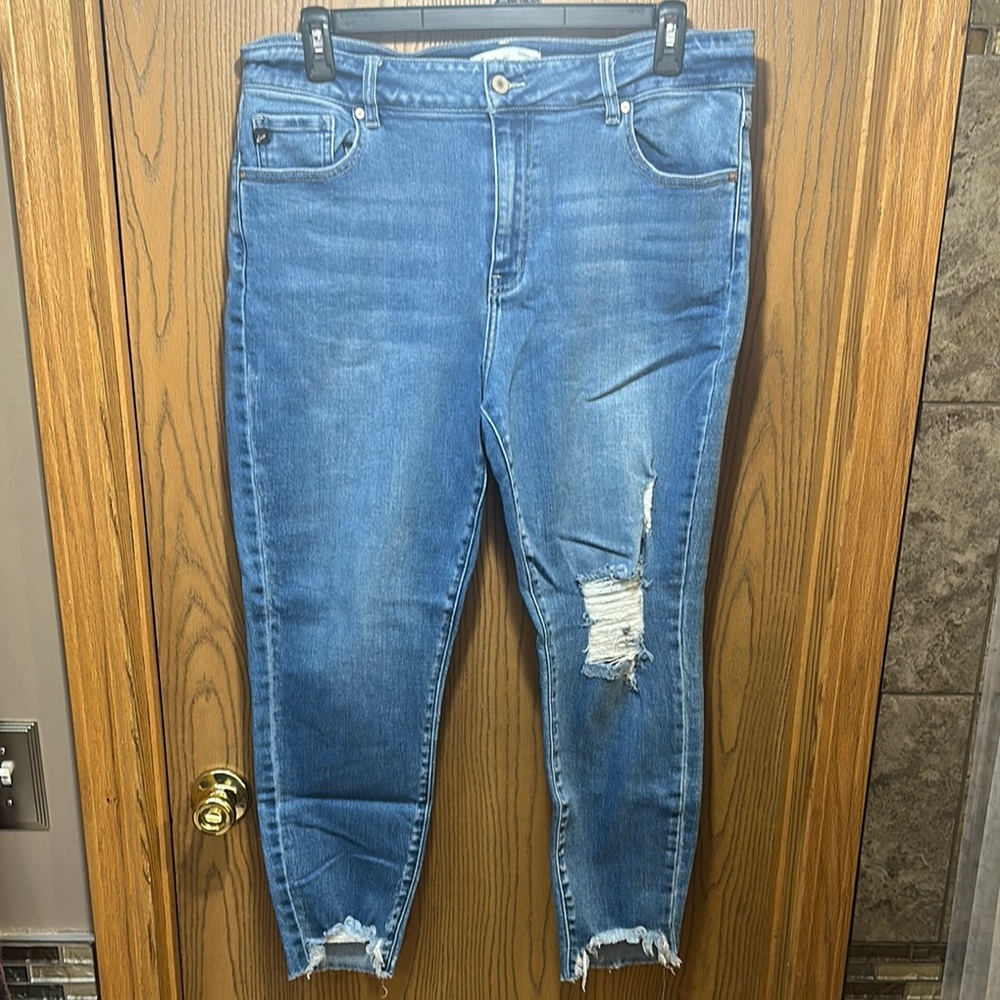 KanCan Blue Ankle Cropped Distressed Jeans